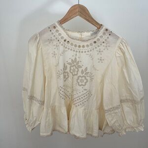 American Eagle Outfitters Cream Floral Blouse, size S